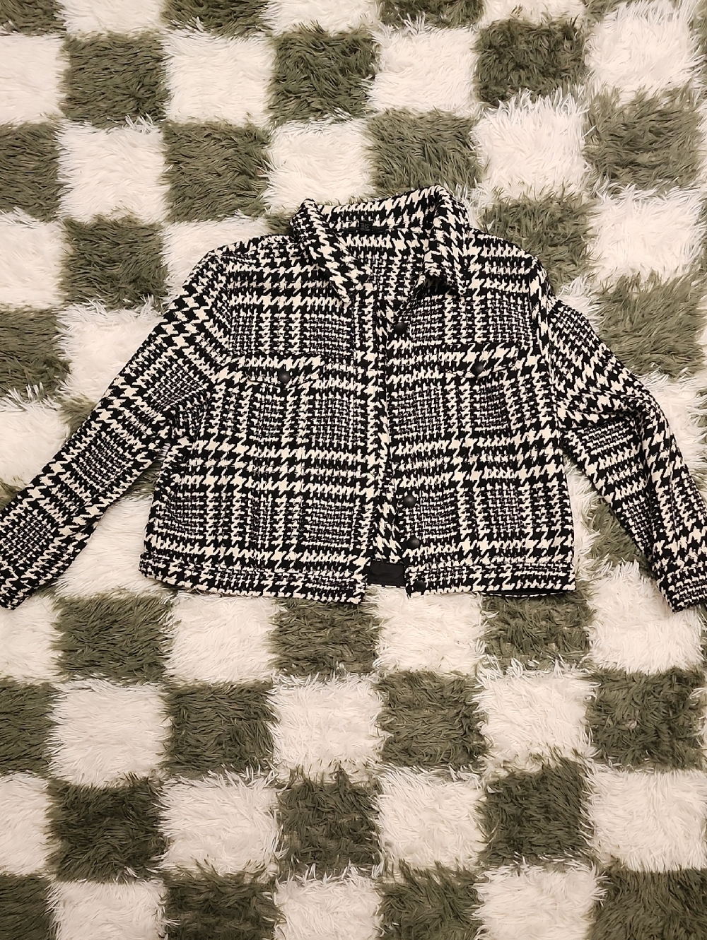Forever 21 Houndstooth Tweed Cropped Shacket